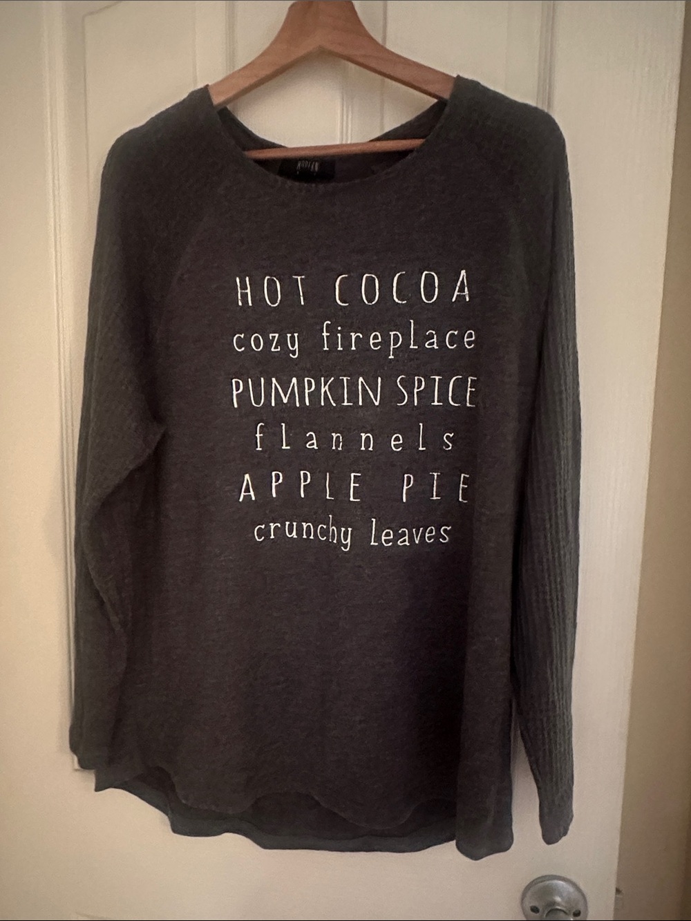 Women’s Dark Gray Graphic Long Sleeve Pullover - Seasonal Script